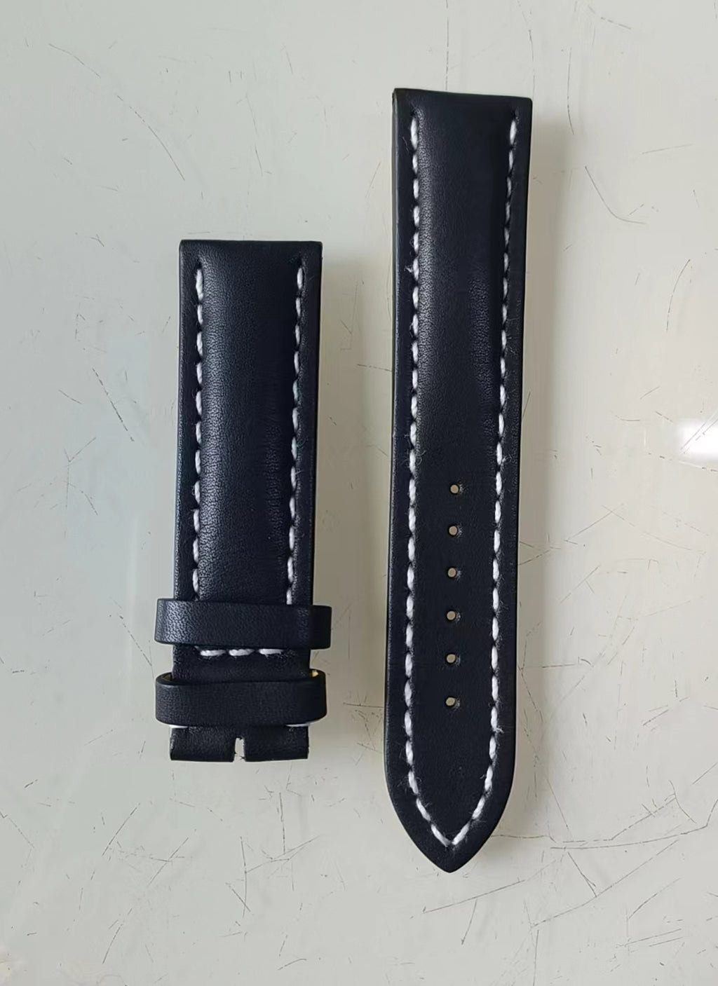 Breitling 22 mm black leather strap 435X