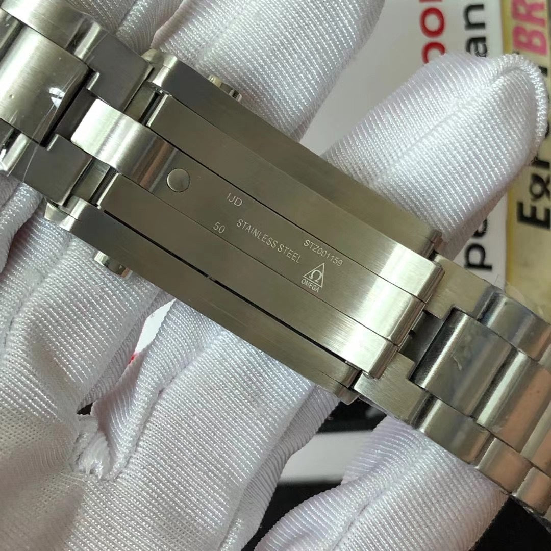 Omega Seamaster Planet Ocean 600m  8900 Caliber 21 mm  steel bracelet STZ004972