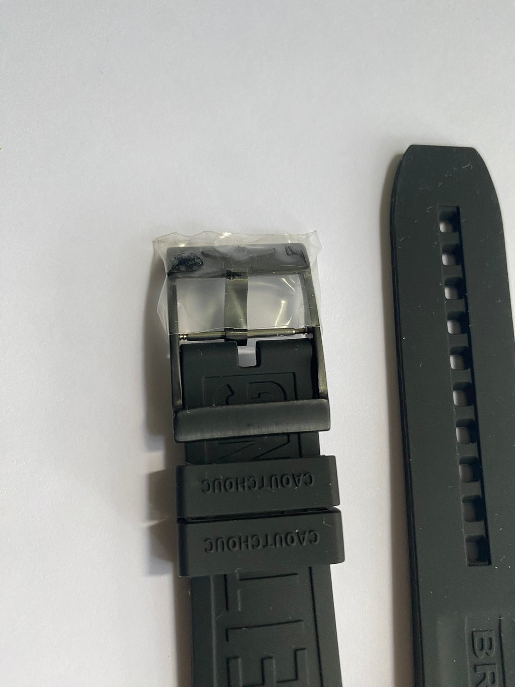 Breitling 22-20 mm black rubber strap with black pin buckle 152S