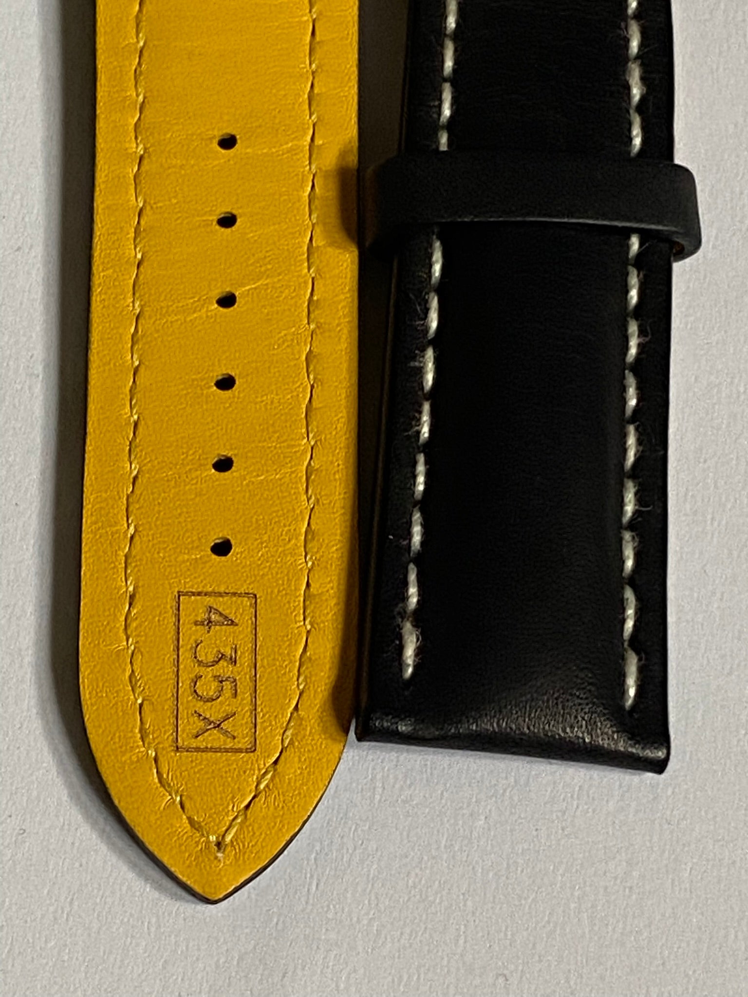 Breitling 22-20 mm black leather strap with silver deployment buckle 435X
