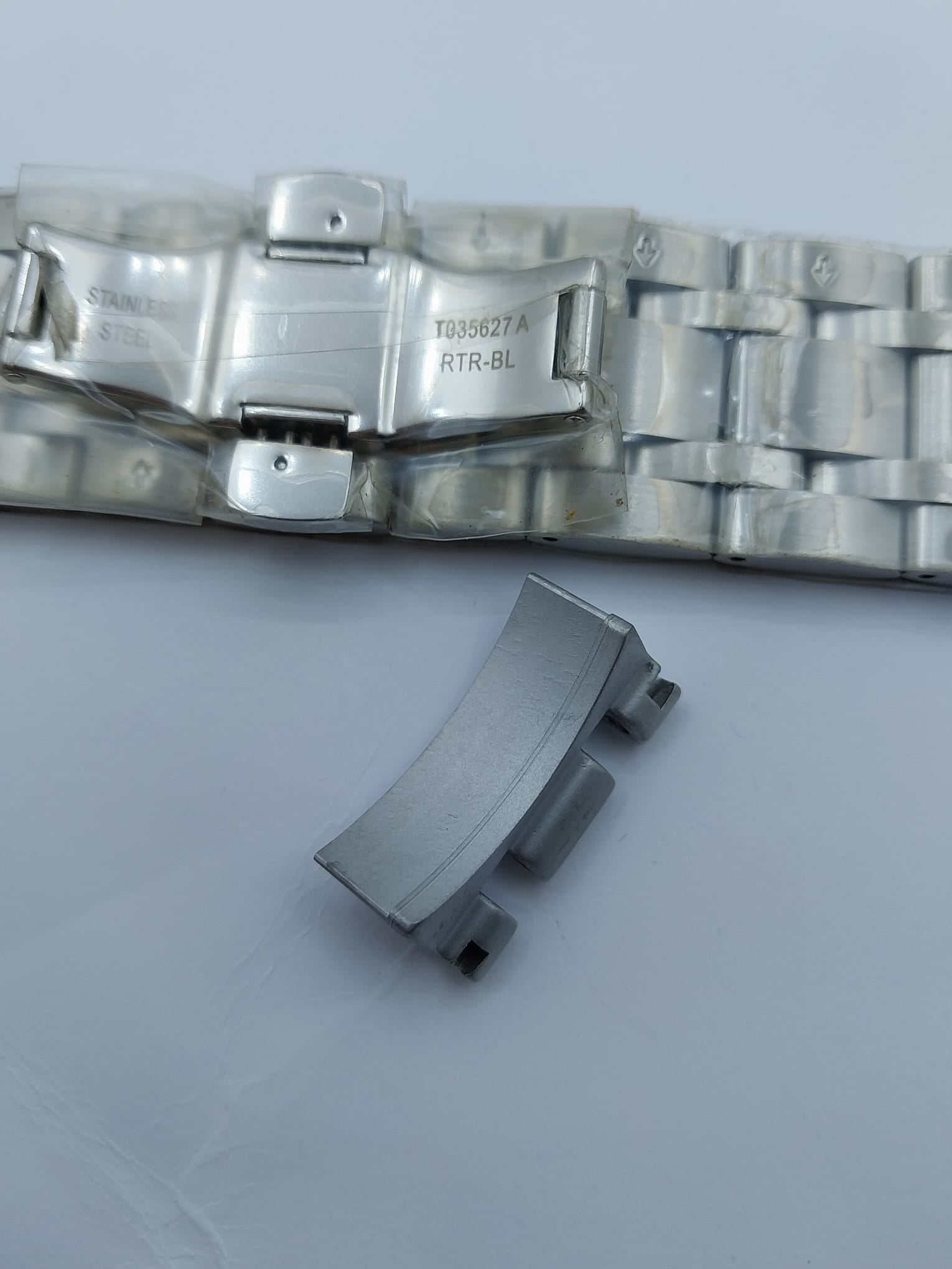 Tissot Couturier 24 mm T035627 Steel Bracelet T605028352