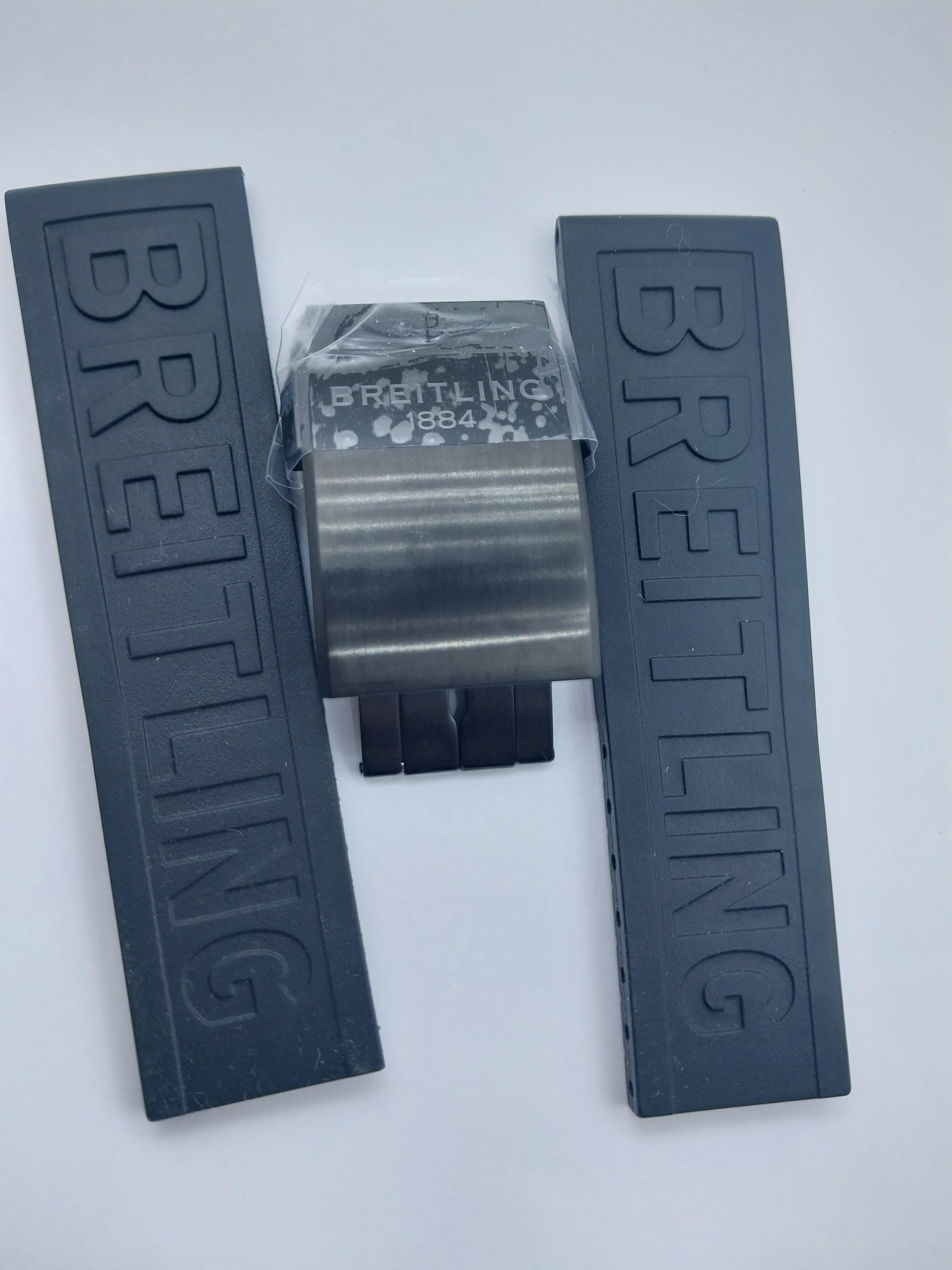 Breitling 22 mm black rubber strap with black deployment buckle  153S