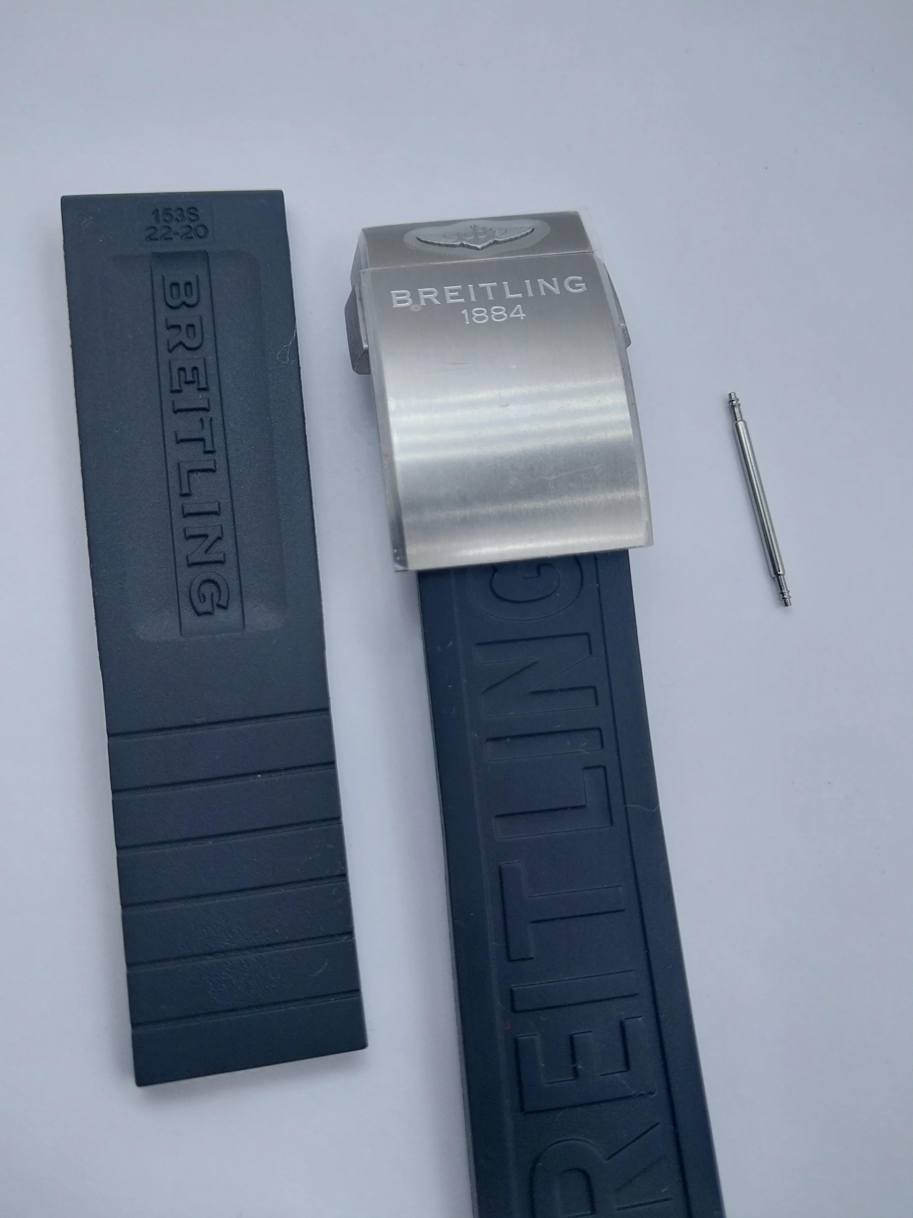 Breitling 22 mm black rubber strap with silver deployment buckle  153S