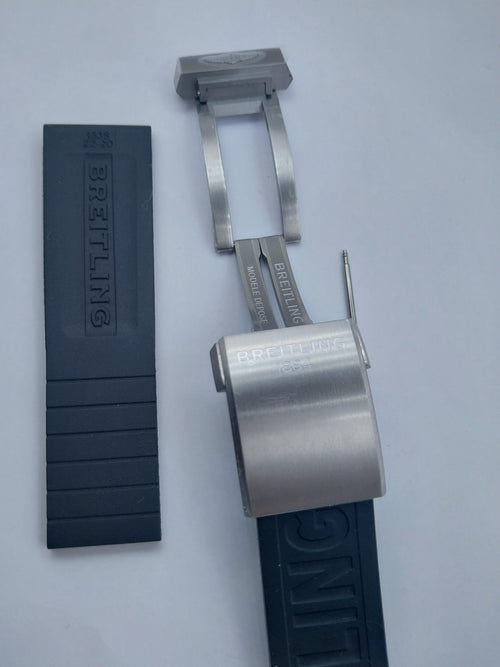 Breitling 22 mm black rubber strap with silver deployment buckle  153S