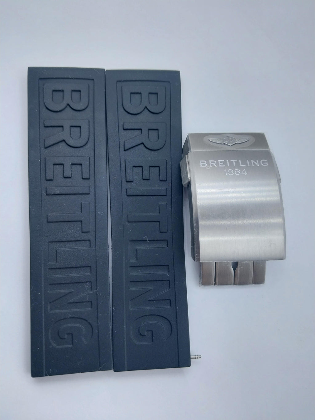Breitling 22 mm black rubber strap with silver deployment buckle  153S