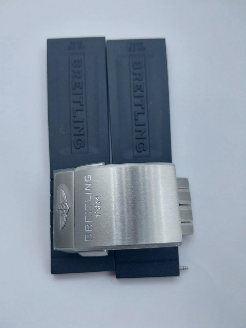 Breitling 22 mm black rubber strap with silver deployment buckle  153S